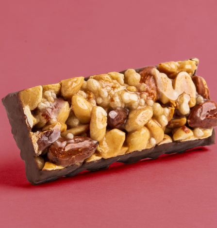 Ореховый батончик "NUT BAR" со вкусом айриш-крим в горьком шоколаде 40г